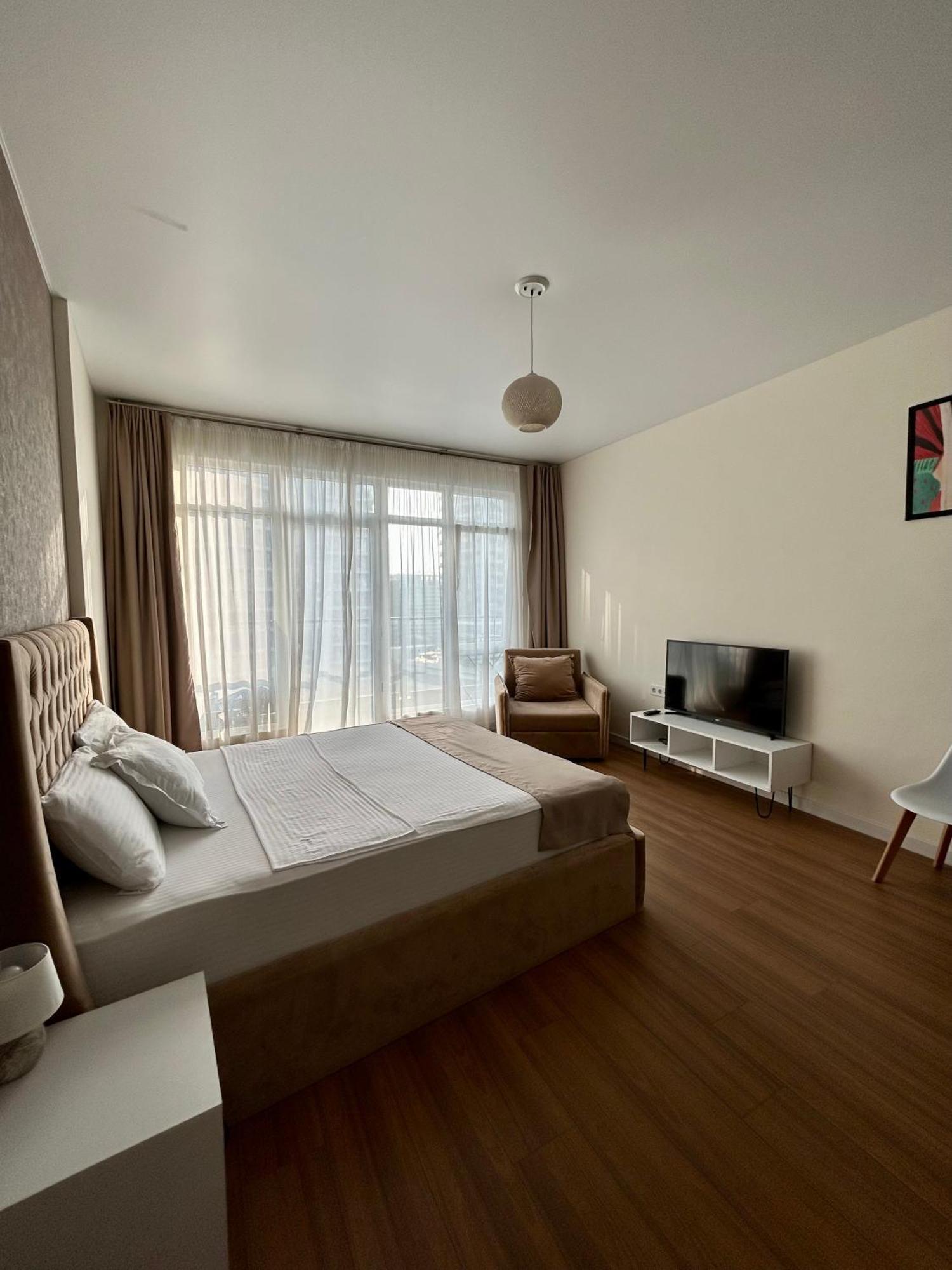 White Apartment Batumi Bagian luar foto