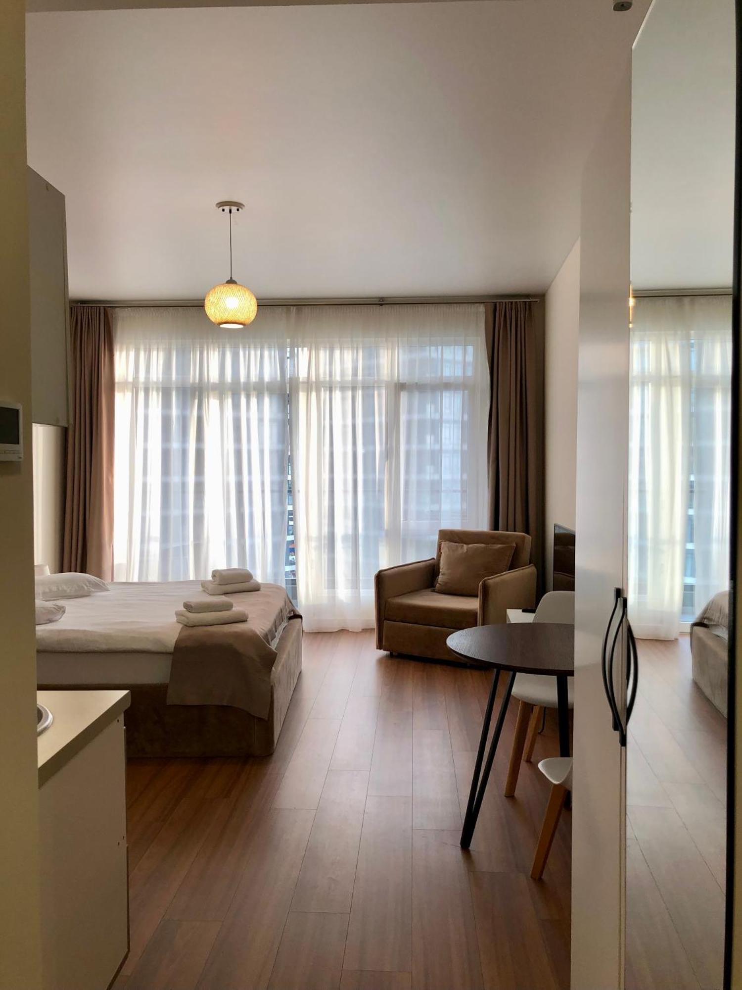 White Apartment Batumi Bagian luar foto