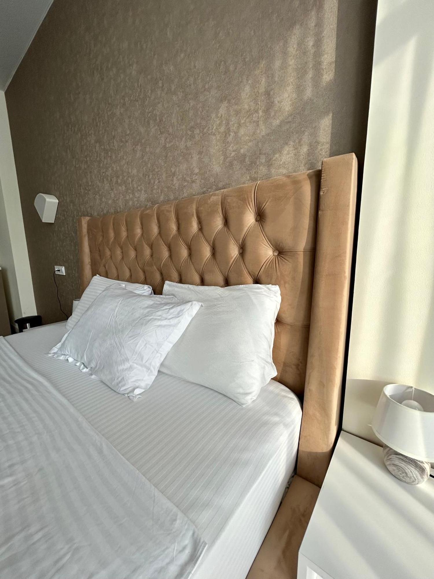 White Apartment Batumi Bagian luar foto