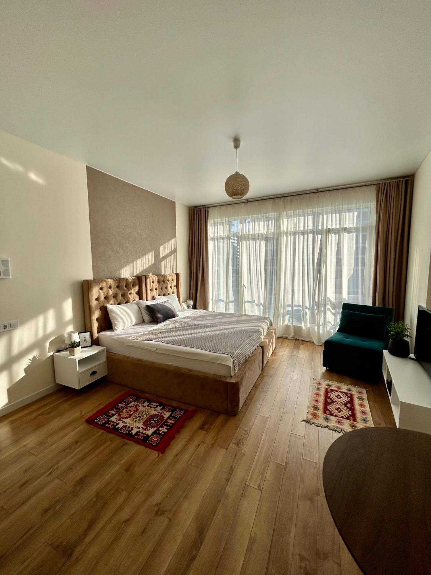 White Apartment Batumi Bagian luar foto