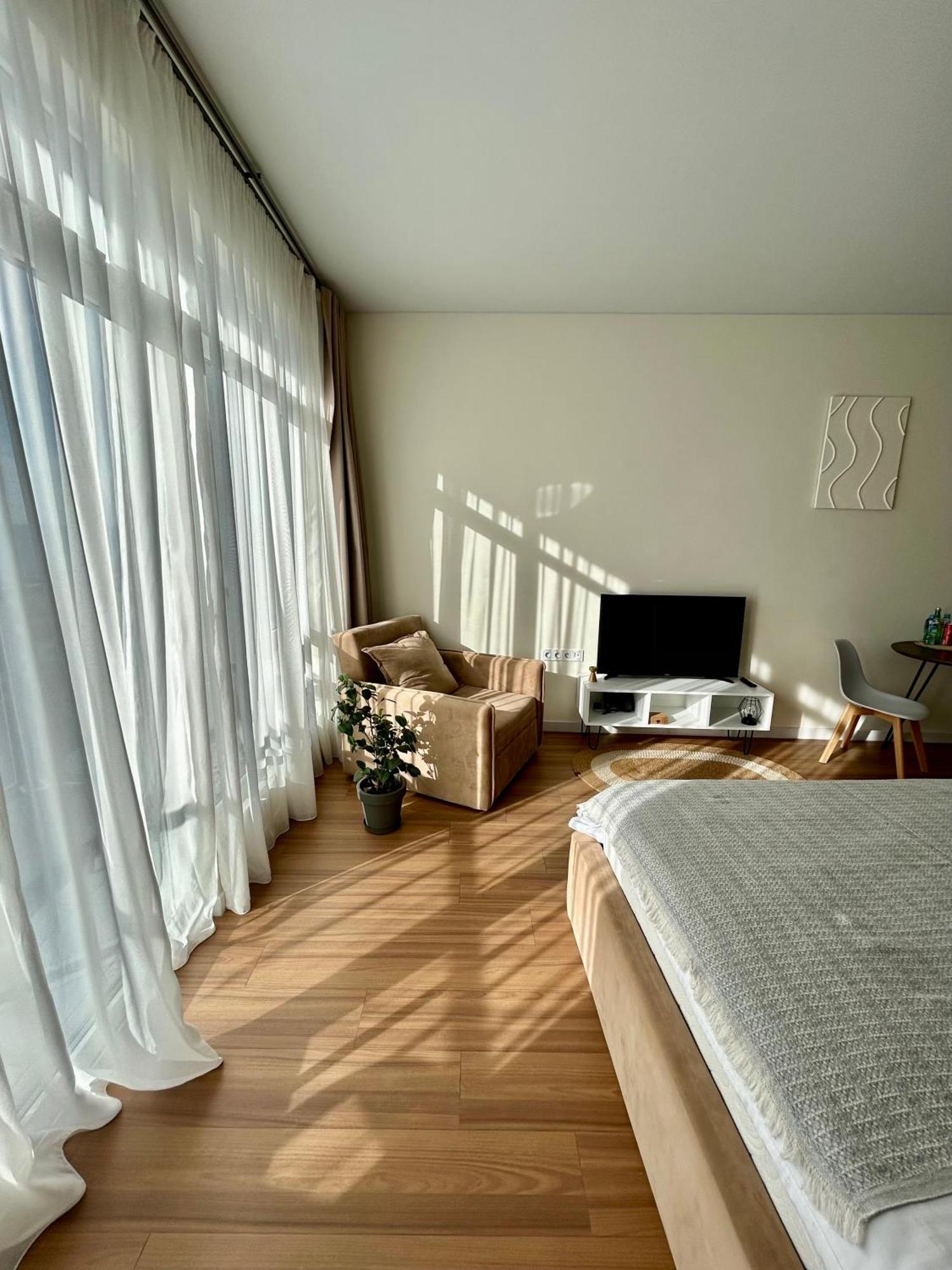 White Apartment Batumi Bagian luar foto